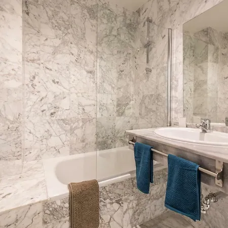 Front In Puerto Banus Apartman