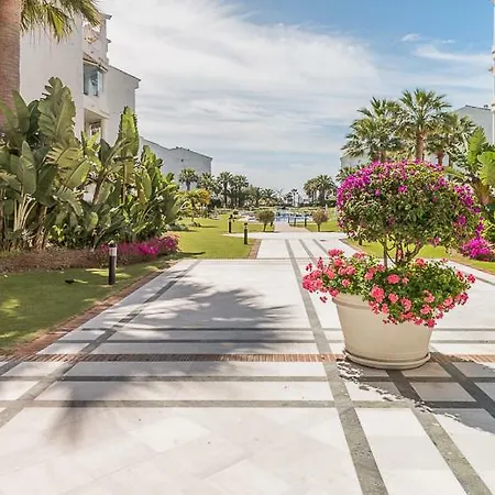 Front In Puerto Banus Apartment *