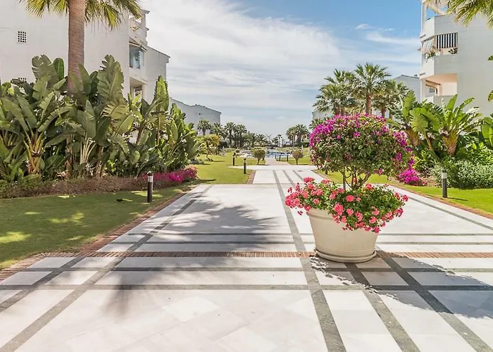 Front In Puerto Banus Appartement *